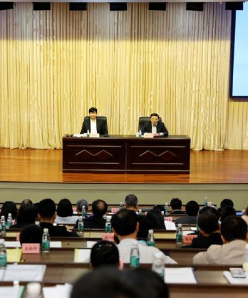 行业专家对未来项目看法展望，数据驱动下的新机遇与挑战